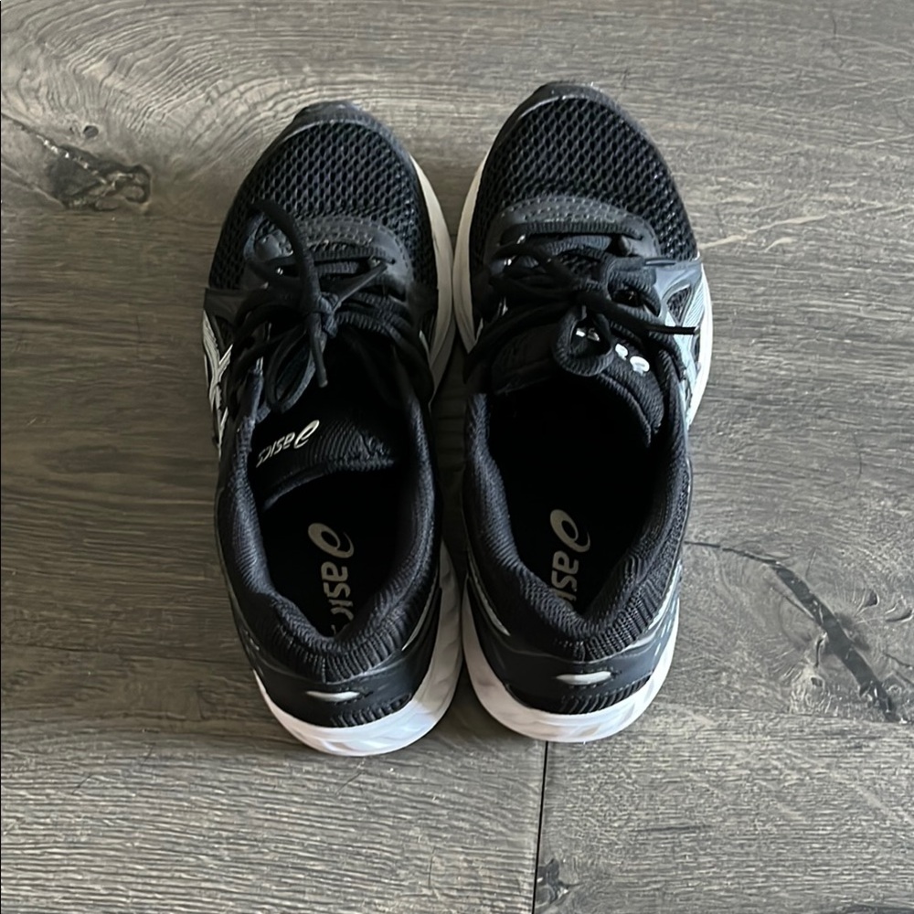 ASICS kid’s running shoes